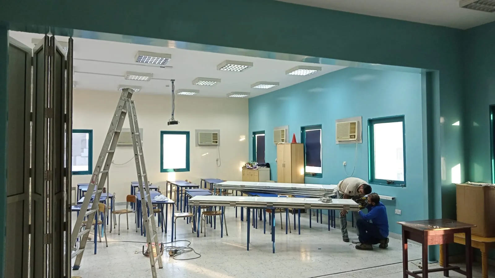 IT room modification, Model School - view 1